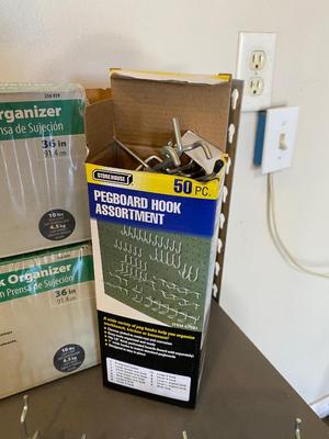 CLAMP WALL RACK ORGANIZERS AND PEGBOARD HOOKS