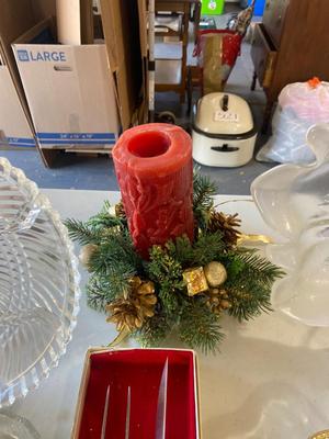 GERBER LEGENDARY CARVING KNIFE AND FORK WITH CHRISTMAS SERVING DISHES & HOLIDAY DECOR