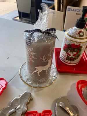 CHRISTMAS COOKIE CUTTERS AND HOLIDAY DECOR