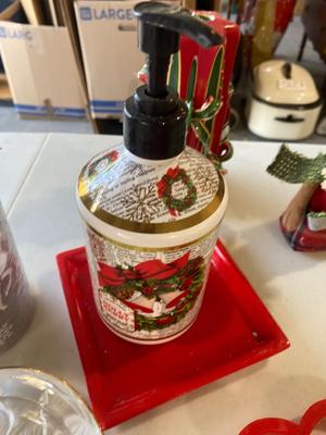 CHRISTMAS COOKIE CUTTERS AND HOLIDAY DECOR