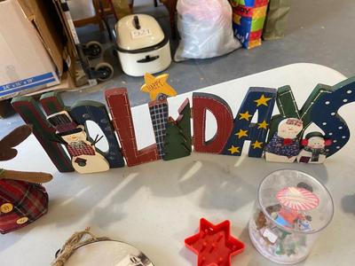 CHRISTMAS COOKIE CUTTERS AND HOLIDAY DECOR