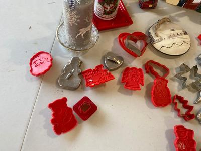 CHRISTMAS COOKIE CUTTERS AND HOLIDAY DECOR
