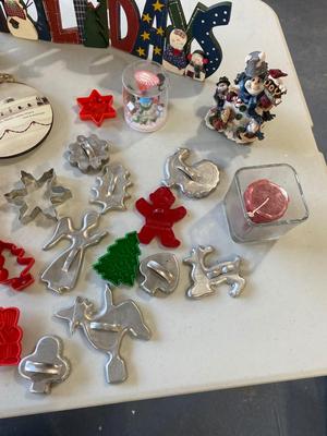 CHRISTMAS COOKIE CUTTERS AND HOLIDAY DECOR