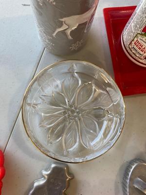 CHRISTMAS COOKIE CUTTERS AND HOLIDAY DECOR