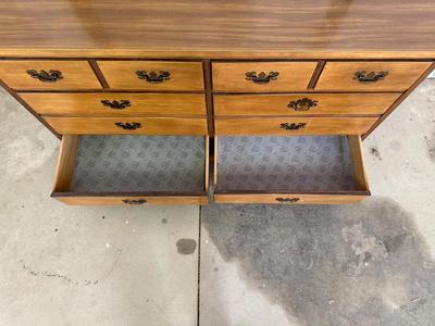 8 DRAWER DRESSER WITH MIRROR