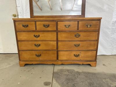 8 DRAWER DRESSER WITH MIRROR