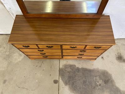 8 DRAWER DRESSER WITH MIRROR