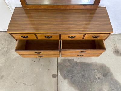 8 DRAWER DRESSER WITH MIRROR