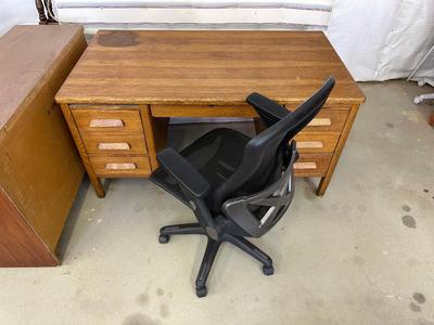 SOLID WOOD DESK AND A DESK CHAIR