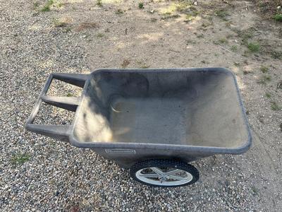 RUBBERMAID YARD CART