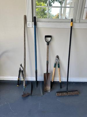 YARD AND GARDEN TOOLS