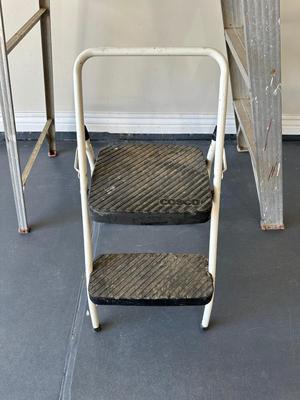 5' ALUMINUM LADDER AND A STEP STOOL