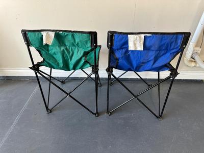 2 FOLDING CHAIRS, 2 BEVERAGE COOLERS AND A FOOD COOLER