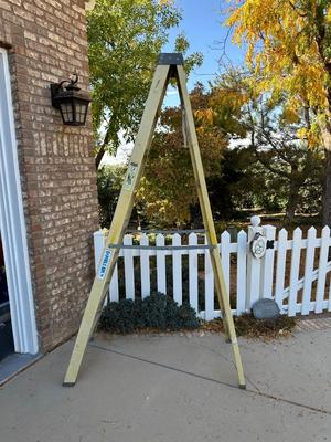 KELLER MODEL 778 FIBERGLASS 8 FOOT LADDER