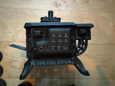 Vintage QUEEN Miniature Cast Iron Stove & Accessories