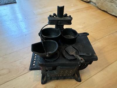 Vintage QUEEN Miniature Cast Iron Stove & Accessories