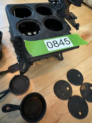 Vintage QUEEN Miniature Cast Iron Stove & Accessories
