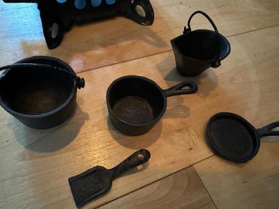 Vintage QUEEN Miniature Cast Iron Stove & Accessories