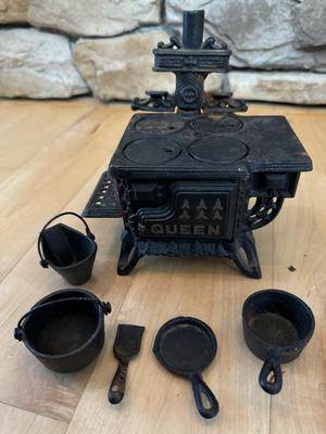 Vintage QUEEN Miniature Cast Iron Stove & Accessories