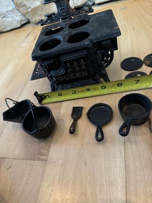 Vintage QUEEN Miniature Cast Iron Stove & Accessories