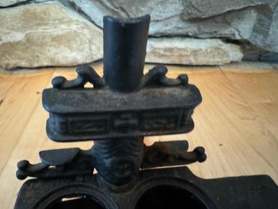 Vintage QUEEN Miniature Cast Iron Stove & Accessories