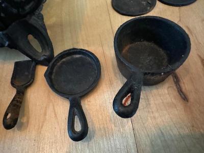 Vintage QUEEN Miniature Cast Iron Stove & Accessories