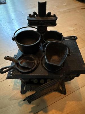Vintage QUEEN Miniature Cast Iron Stove & Accessories
