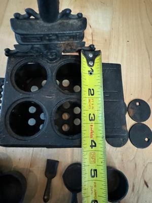 Vintage QUEEN Miniature Cast Iron Stove & Accessories
