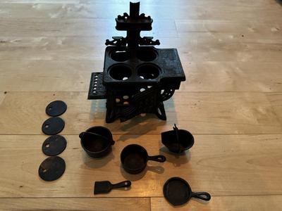 Vintage QUEEN Miniature Cast Iron Stove & Accessories