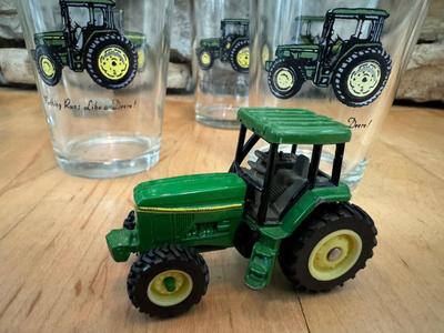 John Deere Tumbler Glasses (8) & Model Tractors