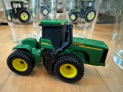 John Deere Tumbler Glasses (8) & Model Tractors