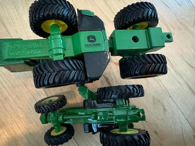 John Deere Tumbler Glasses (8) & Model Tractors