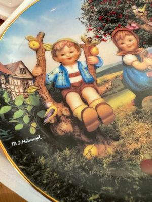 Goebel / M J Hummel Collector’s Lot (4 pieces)