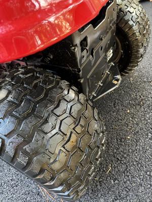 Craftsman Tractor 21HP 42” YTS3000