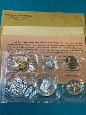 1962 PROOF SET W/CAMEO FRANKLIN HALF DOLLAR AS PICTURED.