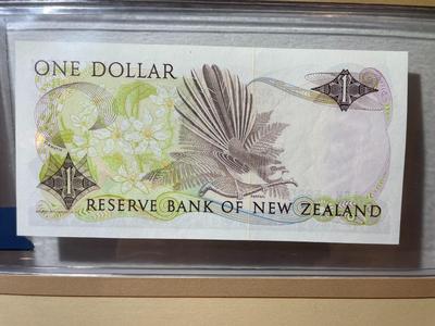 New Zealand 1 Dollar Banknote/Currency in Uncirculated Condition by Fleetwood as Pictured.