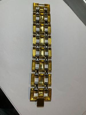 Vintage 2-Tone Yellow/White Metal 8" Fashion Bracelet in Good Preowned Condition as Pictured.