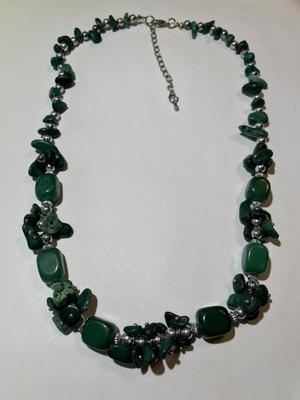 Vintage Preowned Jade/Jadeite Bead Necklace 20-22" Adjustable in Good Condition as Pic'd.