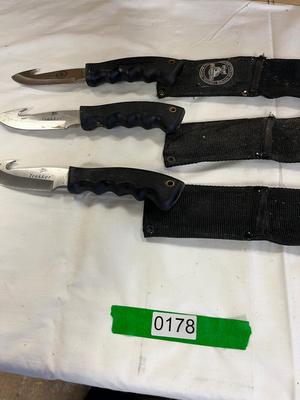 Gut Hook Hunting Knives