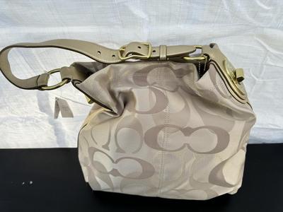 Authentic Coach Tote Signature Hand Bag - New with Tags