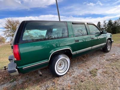 GMC Green Suburban 1999