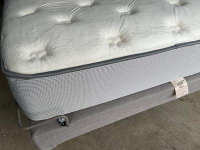 LIFT BED w/Comfort King Mattress. Reverie 5D Adjustable Foundation w/remote, ComfortKing Mattress