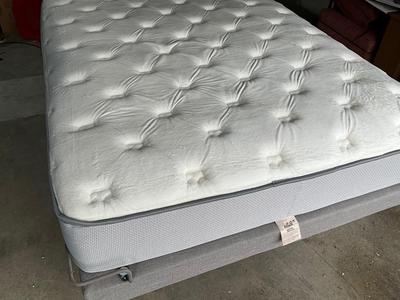 LIFT BED w/Comfort King Mattress. Reverie 5D Adjustable Foundation w/remote, ComfortKing Mattress