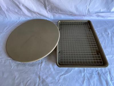 NEW Pampered Chef pizza stone and baking pan