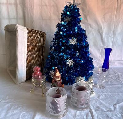 Blue Christmas tree, basket, rose vases, plus
