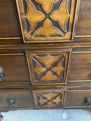 ANTIQUE HUNTLEY SIMMONS CHEST OF DRAWERS