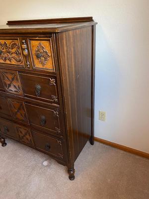 ANTIQUE HUNTLEY SIMMONS CHEST OF DRAWERS