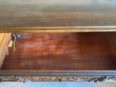 ANTIQUE HUNTLEY SIMMONS CHEST OF DRAWERS