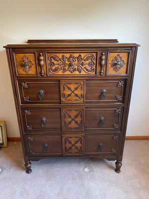 ANTIQUE HUNTLEY SIMMONS CHEST OF DRAWERS