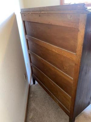 ANTIQUE HUNTLEY SIMMONS CHEST OF DRAWERS